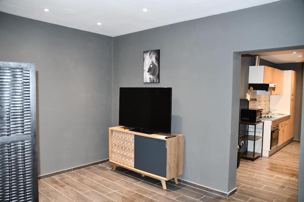 Logement In Wood Брюжлет Екстериор снимка