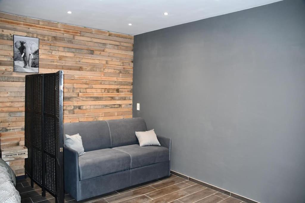 Logement In Wood Брюжлет Екстериор снимка