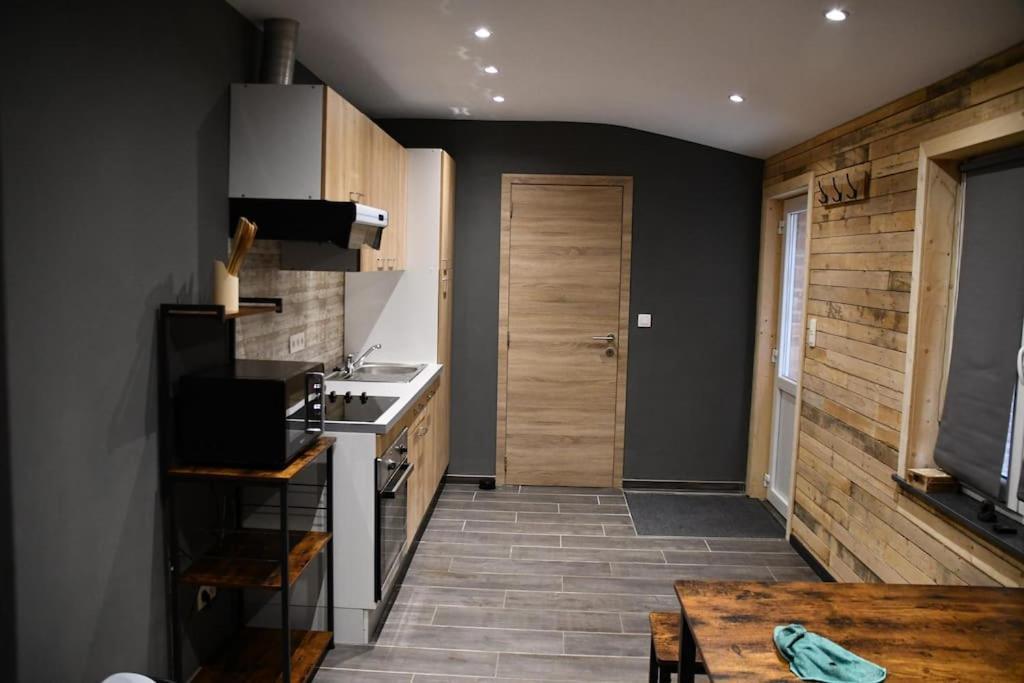 Logement In Wood Брюжлет Екстериор снимка