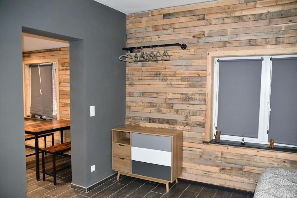 Logement In Wood Брюжлет Екстериор снимка
